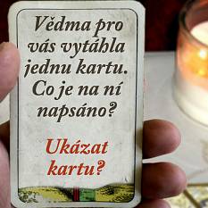 Vědma pro vás vytáhla tuto jednu kartu. Ale co je na ní napsáno?